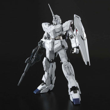 Gundam Model Kit: Master Grade 1/100 - Unicorn Gundam